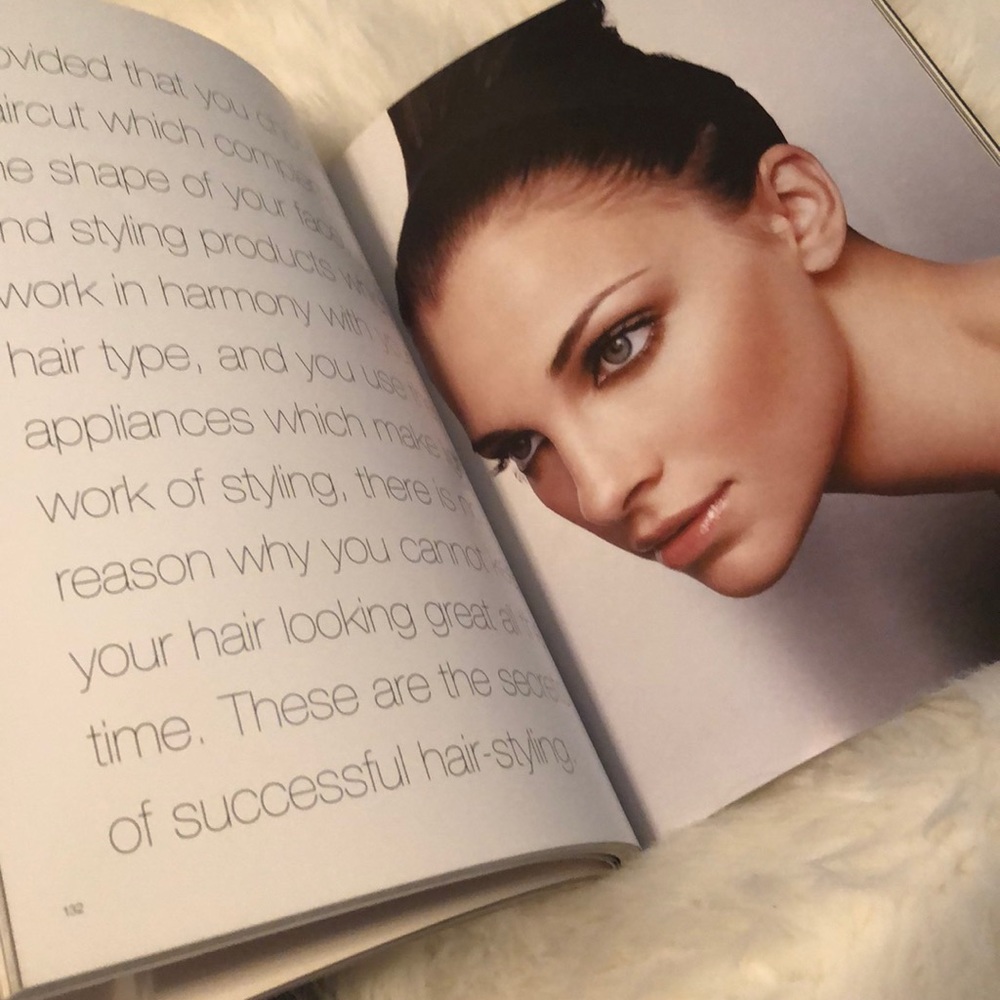 Hair & Make-Up book - Picture 2 of 5